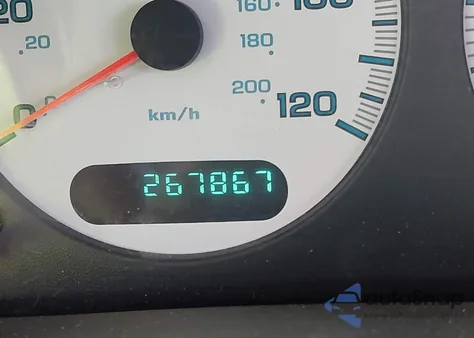 2001 Chrysler Voyager from USA, damaged, VIN 1C4GJ25311B140882